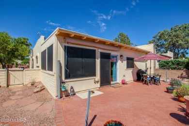 This charming 2-bedroom, 2-bathroom townhome is located in the on Desert Hills Golf Club of Green Valley in Arizona - for sale on GolfHomes.com, golf home, golf lot