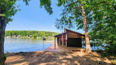 Wonderful modern style home in the piney woods of east Texas on Pine Dunes Golf Course in Texas - for sale on GolfHomes.com, golf home, golf lot