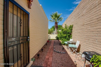 This charming 2-bedroom, 2-bathroom townhome is located in the on Desert Hills Golf Club of Green Valley in Arizona - for sale on GolfHomes.com, golf home, golf lot