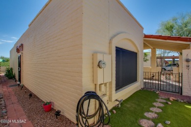 This charming 2-bedroom, 2-bathroom townhome is located in the on Desert Hills Golf Club of Green Valley in Arizona - for sale on GolfHomes.com, golf home, golf lot