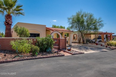 This charming 2-bedroom, 2-bathroom townhome is located in the on Desert Hills Golf Club of Green Valley in Arizona - for sale on GolfHomes.com, golf home, golf lot