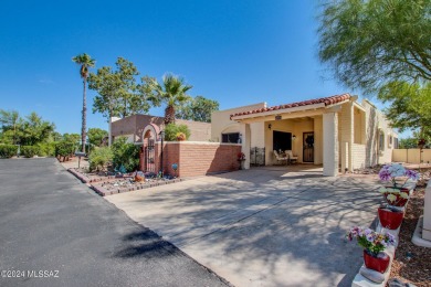 This charming 2-bedroom, 2-bathroom townhome is located in the on Desert Hills Golf Club of Green Valley in Arizona - for sale on GolfHomes.com, golf home, golf lot