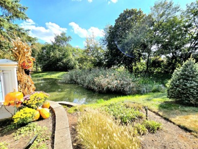 Stunning 2 story townhome in sought after Hidden Lake on Seven Bridges Golf Club in Illinois - for sale on GolfHomes.com, golf home, golf lot
