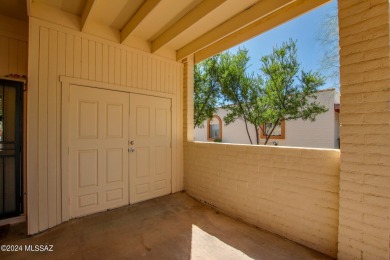 This charming 2-bedroom, 2-bathroom townhome is located in the on Desert Hills Golf Club of Green Valley in Arizona - for sale on GolfHomes.com, golf home, golf lot