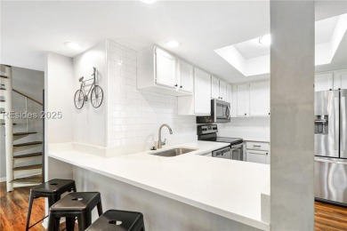 Beautifully remodeled 2BR/2BA condo in St. Andrews, located in on Palmetto Dunes Golf Course and Resort in South Carolina - for sale on GolfHomes.com, golf home, golf lot