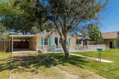 A quaint & charming beach cottage just 3 blocks from Rockport on Rockport Country Club in Texas - for sale on GolfHomes.com, golf home, golf lot