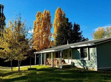 Just 4 blocks from the beaches of Payette Lake and 5 blocks from on McCall Municipal Golf Course in Idaho - for sale on GolfHomes.com, golf home, golf lot