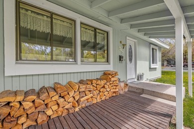 Just 4 blocks from the beaches of Payette Lake and 5 blocks from on McCall Municipal Golf Course in Idaho - for sale on GolfHomes.com, golf home, golf lot