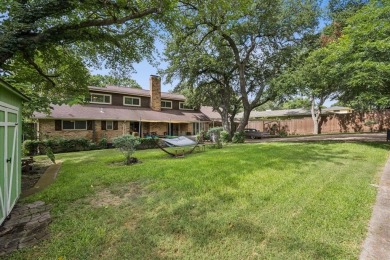 Corner lot - Mid-Century - Established neighborhood near Dallas on The Golf Club of Dallas in Texas - for sale on GolfHomes.com, golf home, golf lot