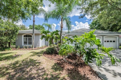 Hunter's Green, Cypress Ridge Neighborhood..... 4 bedrooms/3 on Hunters Green Country Club in Florida - for sale on GolfHomes.com, golf home, golf lot