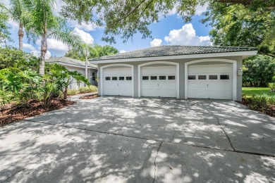 Hunter's Green, Cypress Ridge Neighborhood..... 4 bedrooms/3 on Hunters Green Country Club in Florida - for sale on GolfHomes.com, golf home, golf lot