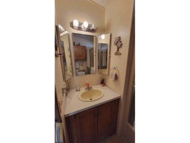 Nice 1 bed/1 bath, very well cared for park model in convenient on Long Island Golf Course in Texas - for sale on GolfHomes.com, golf home, golf lot