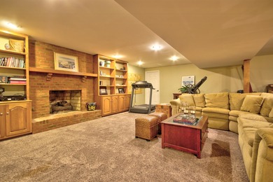Fabulous updated home overlooking the first Fairway of on Greenbrier Golf and Country Club in Kentucky - for sale on GolfHomes.com, golf home, golf lot