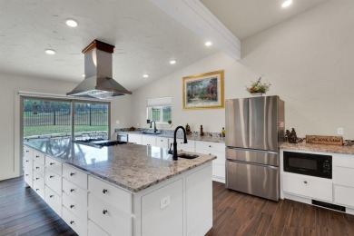 Well-maintained home located in the gated golf course community on De Cordova Bend Country Club in Texas - for sale on GolfHomes.com, golf home, golf lot