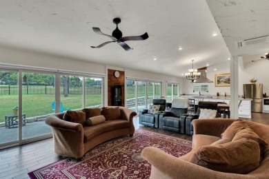 Well-maintained home located in the gated golf course community on De Cordova Bend Country Club in Texas - for sale on GolfHomes.com, golf home, golf lot