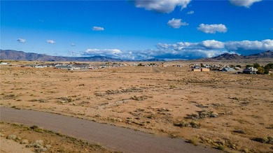 Welcome to this -acre (.25 acre) vacant lot located in the on Valle Vista Golf Course in Arizona - for sale on GolfHomes.com, golf home, golf lot