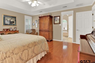 This beautiful custom built home in Hide Away Lake has it all! on Hide-A-Way Lake Golf Course in Texas - for sale on GolfHomes.com, golf home, golf lot