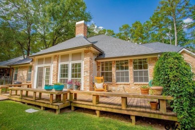 This beautiful custom built home in Hide Away Lake has it all! on Hide-A-Way Lake Golf Course in Texas - for sale on GolfHomes.com, golf home, golf lot
