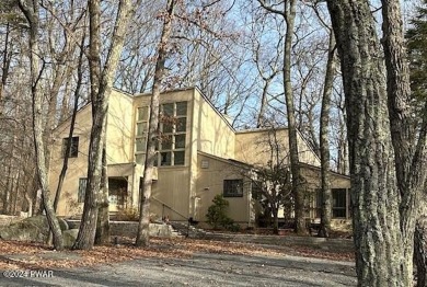 Ready to live the good life? Its calling your name!!! This on Lords Valley Country Club, Inc in Pennsylvania - for sale on GolfHomes.com, golf home, golf lot