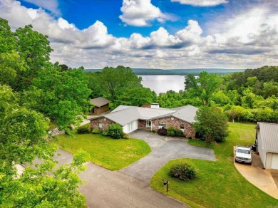 A shore thing- Lakefront Living in the Heart of Heber Springs! on Thunderbird Country Club in Arkansas - for sale on GolfHomes.com, golf home, golf lot