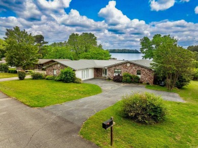A shore thing- Lakefront Living in the Heart of Heber Springs! on Thunderbird Country Club in Arkansas - for sale on GolfHomes.com, golf home, golf lot