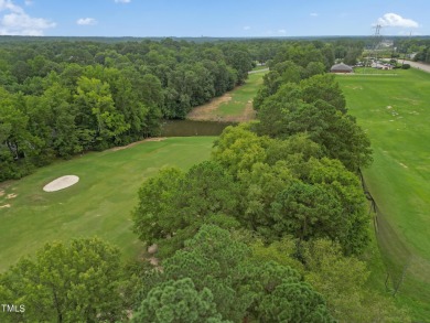 Golf course view! No carpet! Welcome to this beautiful and well on Hedingham Golf and Athletic Club in North Carolina - for sale on GolfHomes.com, golf home, golf lot