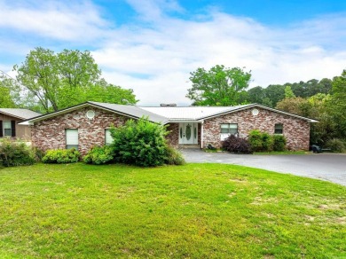A shore thing- Lakefront Living in the Heart of Heber Springs! on Thunderbird Country Club in Arkansas - for sale on GolfHomes.com, golf home, golf lot