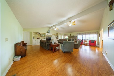 A shore thing- Lakefront Living in the Heart of Heber Springs! on Thunderbird Country Club in Arkansas - for sale on GolfHomes.com, golf home, golf lot