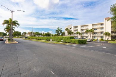 LOWER PRICE FOR 3/2 CONDO WITH GOLF. SUNNY FLORIDA OPPORTUNITY on Poinciana Golf Club in Florida - for sale on GolfHomes.com, golf home, golf lot