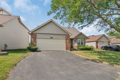 Welcome to this inviting 2-bedroom, 2-bath ranch-style Burton on The Links at Carillon in Illinois - for sale on GolfHomes.com, golf home, golf lot