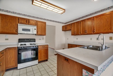 Welcome to this inviting 2-bedroom, 2-bath ranch-style Burton on The Links at Carillon in Illinois - for sale on GolfHomes.com, golf home, golf lot