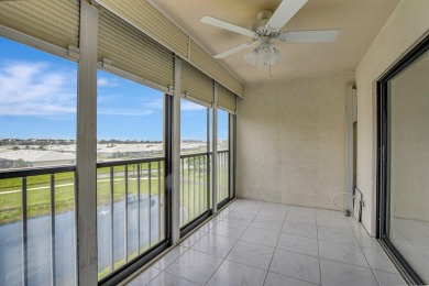 2BED/2BATH IN DESIRABLE GATED COMMUNITY OF HUNTINGTON LAKES! on Marina Lakes Golf Course in Florida - for sale on GolfHomes.com, golf home, golf lot