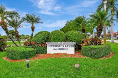 2BED/2BATH IN DESIRABLE GATED COMMUNITY OF HUNTINGTON LAKES! on Marina Lakes Golf Course in Florida - for sale on GolfHomes.com, golf home, golf lot