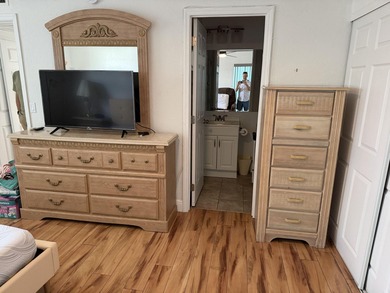 Explore this charming 1-bedroom, 1.5-bath condo on the second on Kings Point Golf -Flanders Way in Florida - for sale on GolfHomes.com, golf home, golf lot