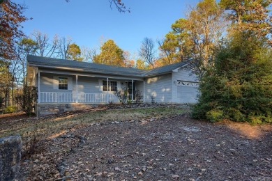 Darling home nestled on a cul-de-sac, surrounded by the Coronado on Coronado Golf Course in Arkansas - for sale on GolfHomes.com, golf home, golf lot