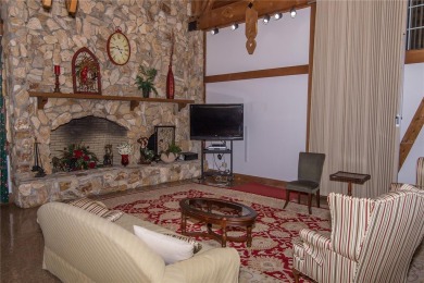 Charming two bedroom/2 bath home in the very popular retirement on Highland Fairways Golf Club in Florida - for sale on GolfHomes.com, golf home, golf lot