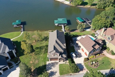 Waterfront Beauty in Grand Harbor - $1,200,000  Welcome to 520 on The Patriot Golf Club At Grand Harbor in South Carolina - for sale on GolfHomes.com, golf home, golf lot