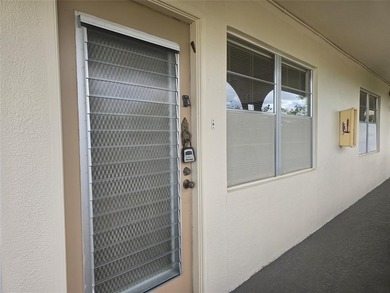 2/2 DELUXE MODEL IN EXCELLENT CONDITION,TURN-KEY, CLEAN AND MOVE on Wynmoor Golf Course in Florida - for sale on GolfHomes.com, golf home, golf lot