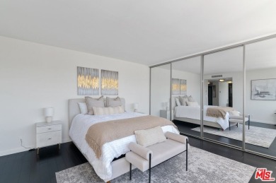 STUNNING NORTH FACING CONDO IN THE COMSTOCK! This beautifully on Los Angeles Country Club in California - for sale on GolfHomes.com, golf home, golf lot