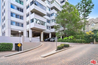 STUNNING NORTH FACING CONDO IN THE COMSTOCK! This beautifully on Los Angeles Country Club in California - for sale on GolfHomes.com, golf home, golf lot