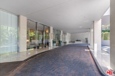 STUNNING NORTH FACING CONDO IN THE COMSTOCK! This beautifully on Los Angeles Country Club in California - for sale on GolfHomes.com, golf home, golf lot