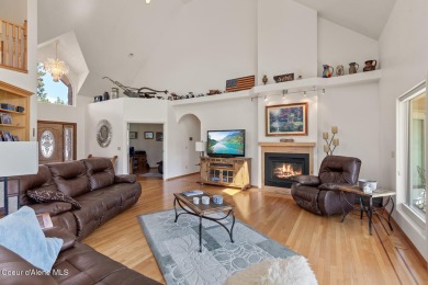 Custom 4BR/2.5BA Single Level Home with Bonus Room on the 18th on Twin Lakes Village Golf Course in Idaho - for sale on GolfHomes.com, golf home, golf lot