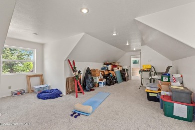 Custom 4BR/2.5BA Single Level Home with Bonus Room on the 18th on Twin Lakes Village Golf Course in Idaho - for sale on GolfHomes.com, golf home, golf lot