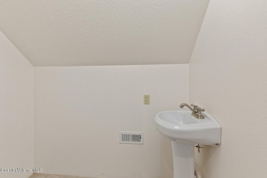 Custom 4BR/2.5BA Single Level Home with Bonus Room on the 18th on Twin Lakes Village Golf Course in Idaho - for sale on GolfHomes.com, golf home, golf lot