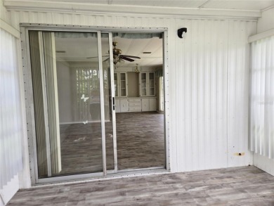 ZELLWOOD STATION 2 Bedroom 2 bath home located in Citrus Ridge on Zellwood Station Country Club in Florida - for sale on GolfHomes.com, golf home, golf lot
