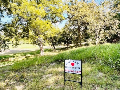 Tree shaded lot on the Frisch Auf Valley Country Club golf on Frisch Auf Valley Country Club in Texas - for sale on GolfHomes.com, golf home, golf lot