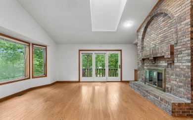 Lake Cortez WATERFRONT! 3Bed+Den/3.5Bath - Great Opportunity to on Cortez Golf Course in Arkansas - for sale on GolfHomes.com, golf home, golf lot