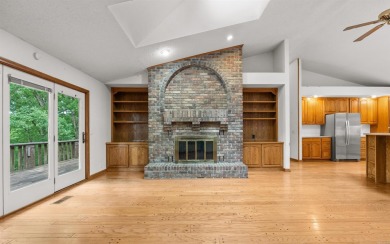 Lake Cortez WATERFRONT! 3Bed+Den/3.5Bath - Great Opportunity to on Cortez Golf Course in Arkansas - for sale on GolfHomes.com, golf home, golf lot