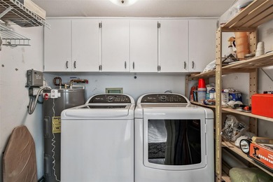 RARE END UNIT - 3 BEDROOM, 3 BATH CONDO IN *ON TOP OF THE WORLD* on On Top Of The World Golf Course in Florida - for sale on GolfHomes.com, golf home, golf lot