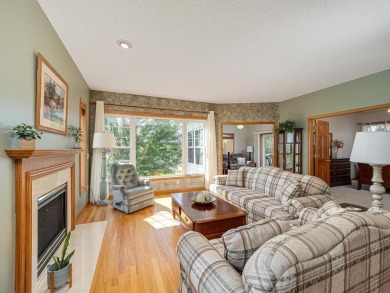Immaculate detached townhome in the sought-after Fairway on The Ponds Golf Club in Minnesota - for sale on GolfHomes.com, golf home, golf lot